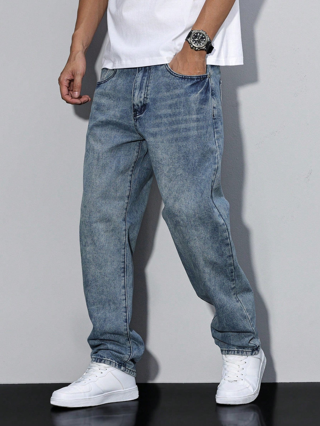Men's Relaxed Fit Straight Leg Jeans - Washed Denim