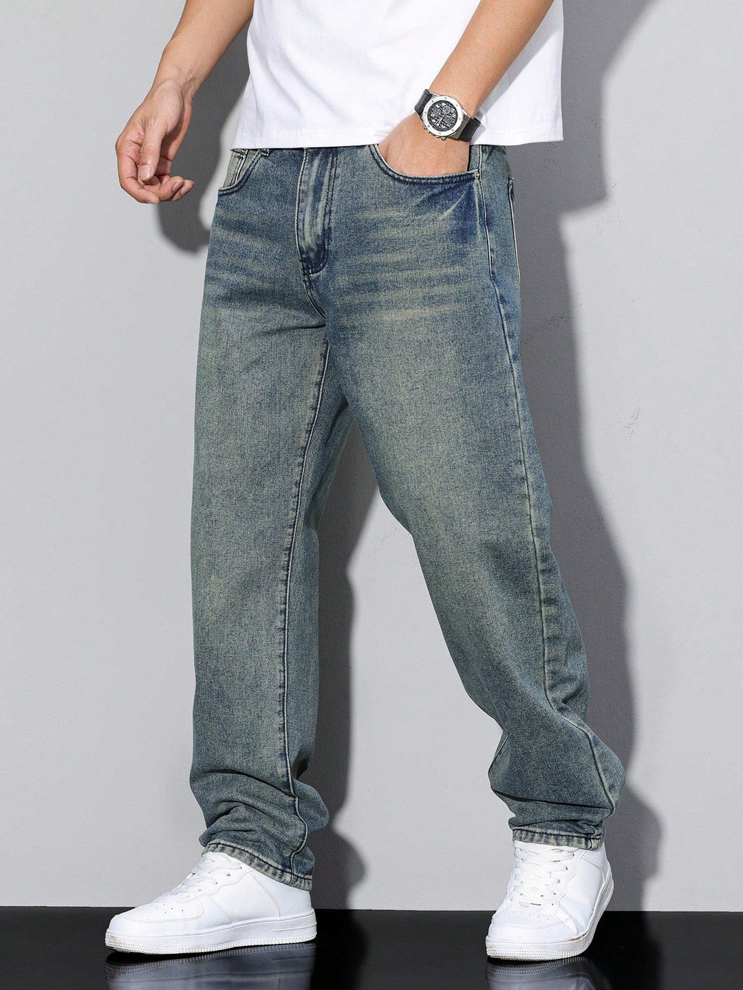 Men's Relaxed Fit Straight Leg Jeans - Washed Denim